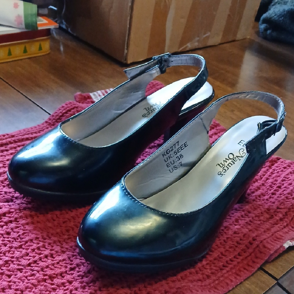 Shoes Size 7